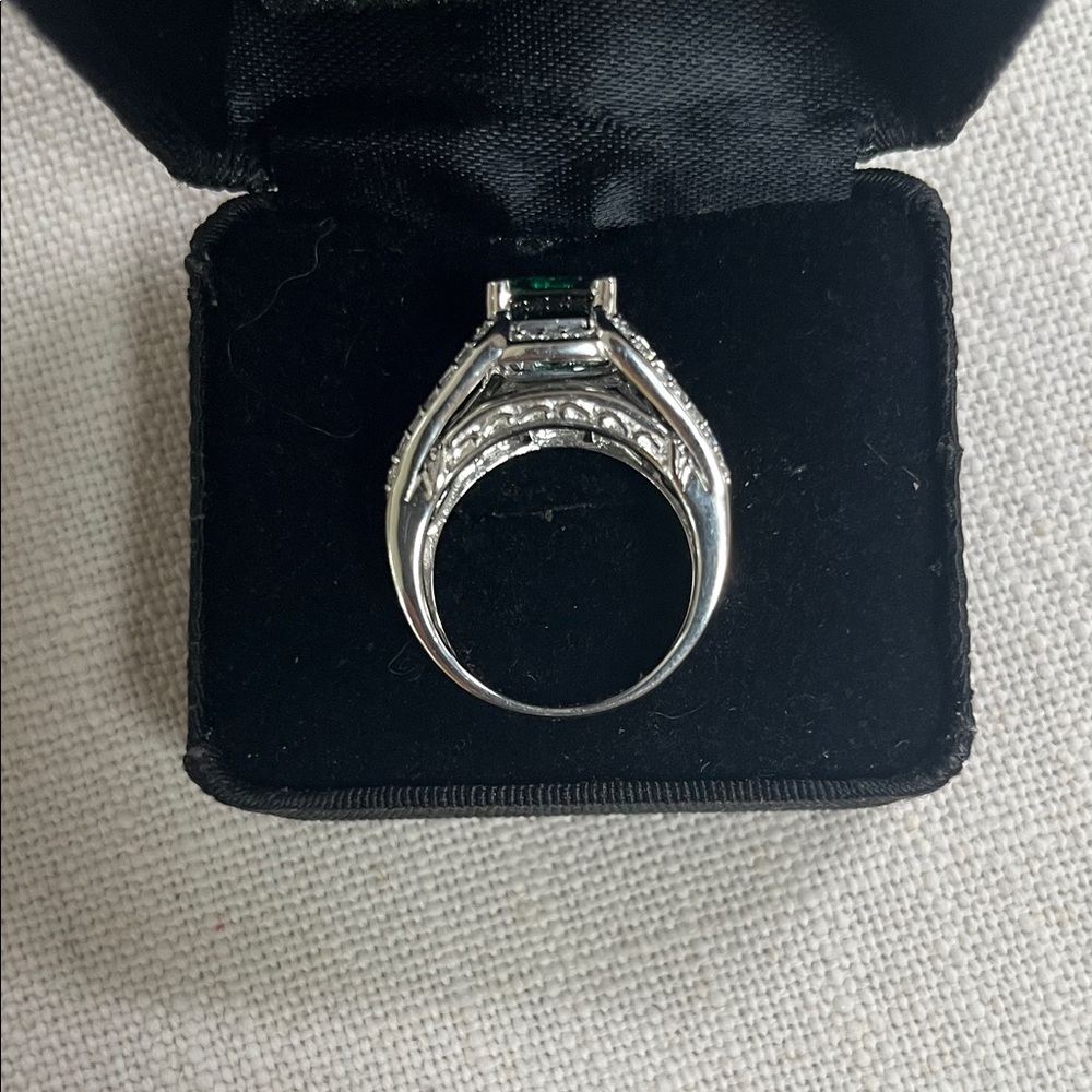 Victoria Wieck 925 Silver Ring with Emerald Green Gemstone Size 8 - Picture 4 of 11